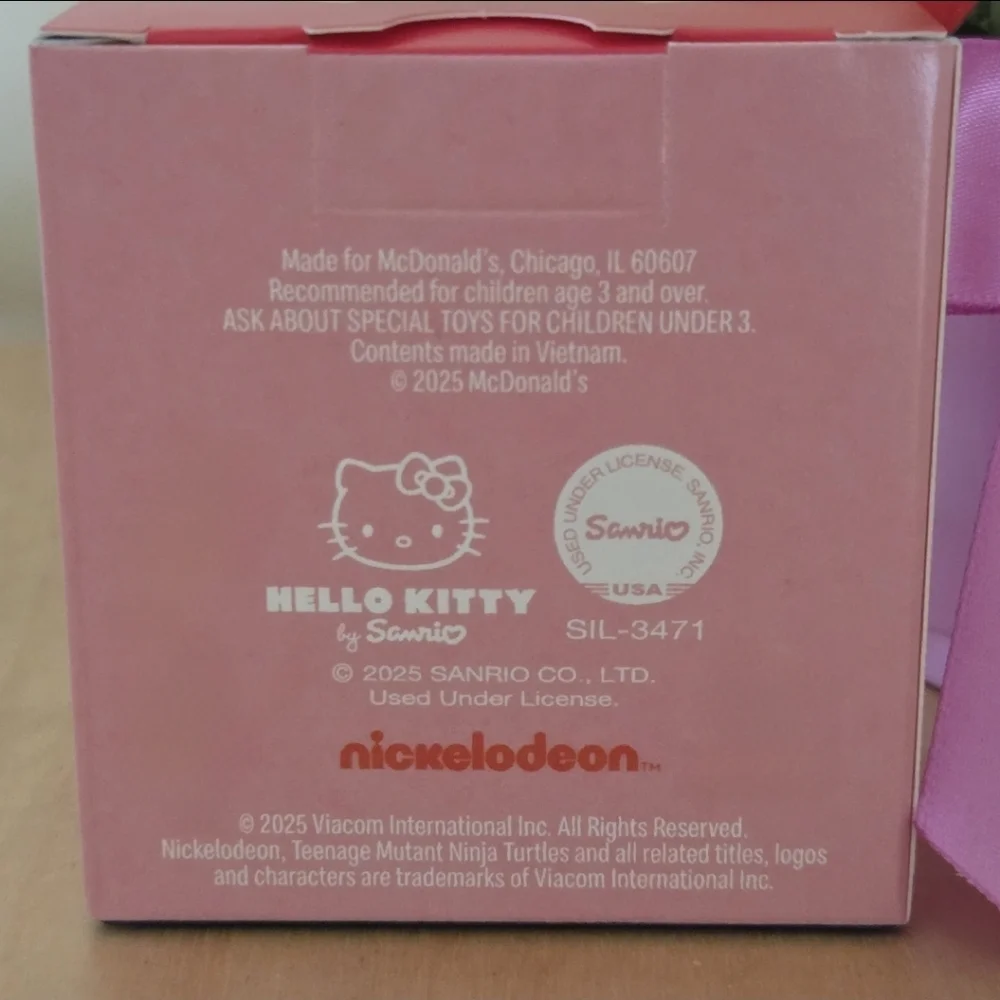 Hello Kitty x Raphael (White) Teenage Mutant Ninja Turtles Figurine Sanrio